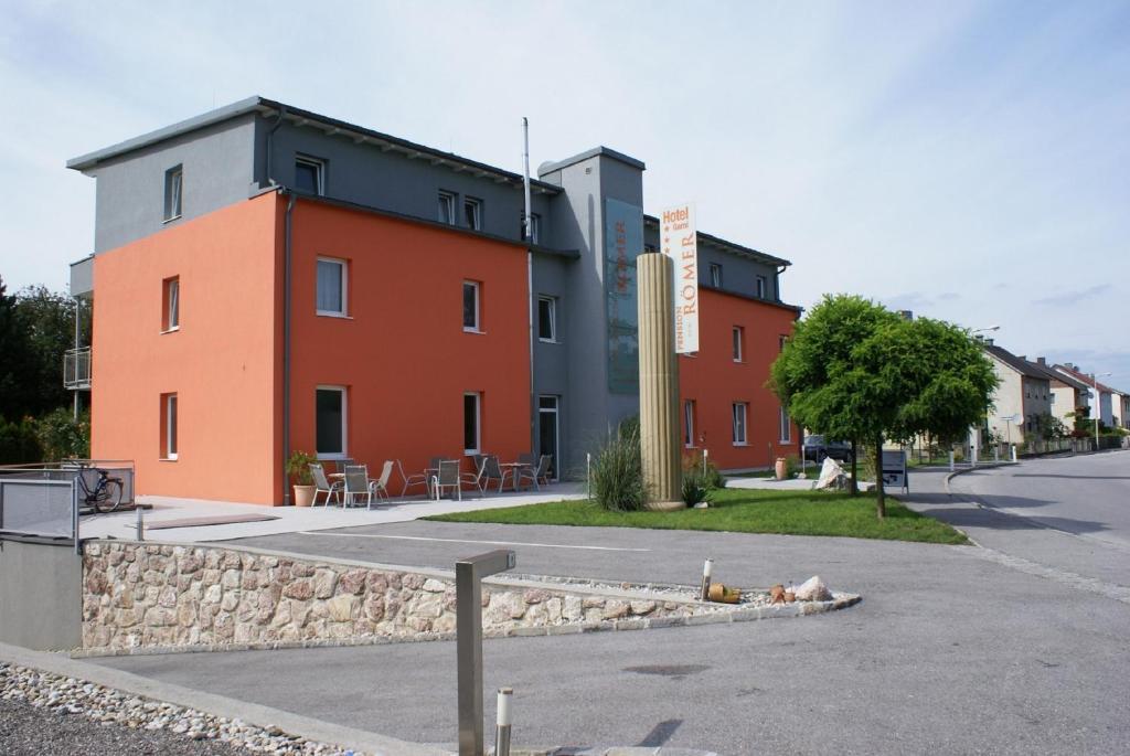 Pension Zum Römer Enns Exterior foto